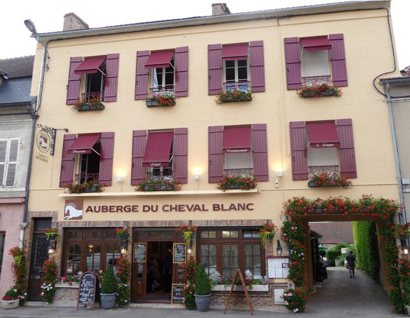 Auberge Du Cheval Blanc Avallon Ngoại thất bức ảnh